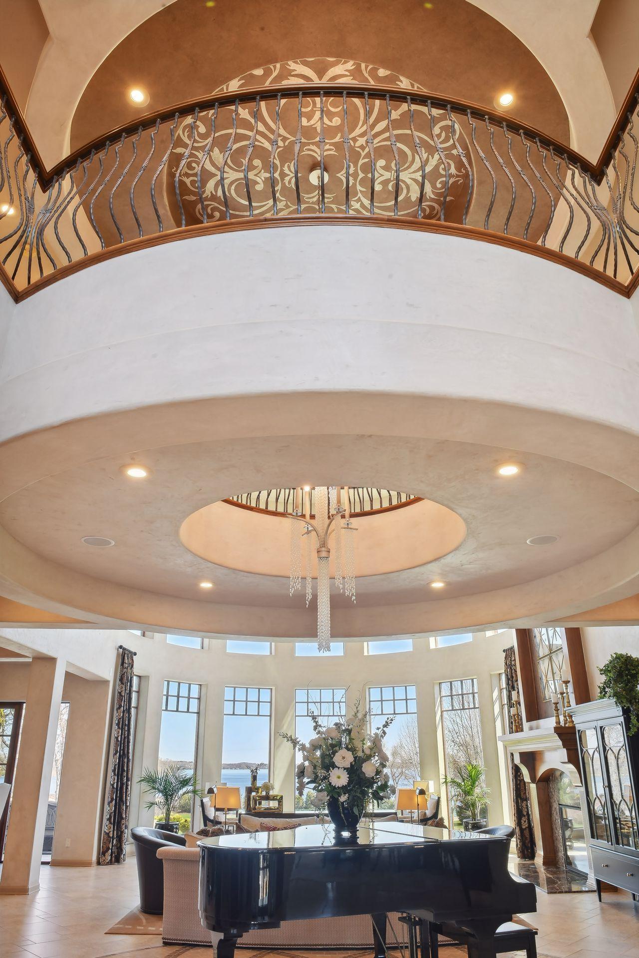 1860 Shoreline Drive