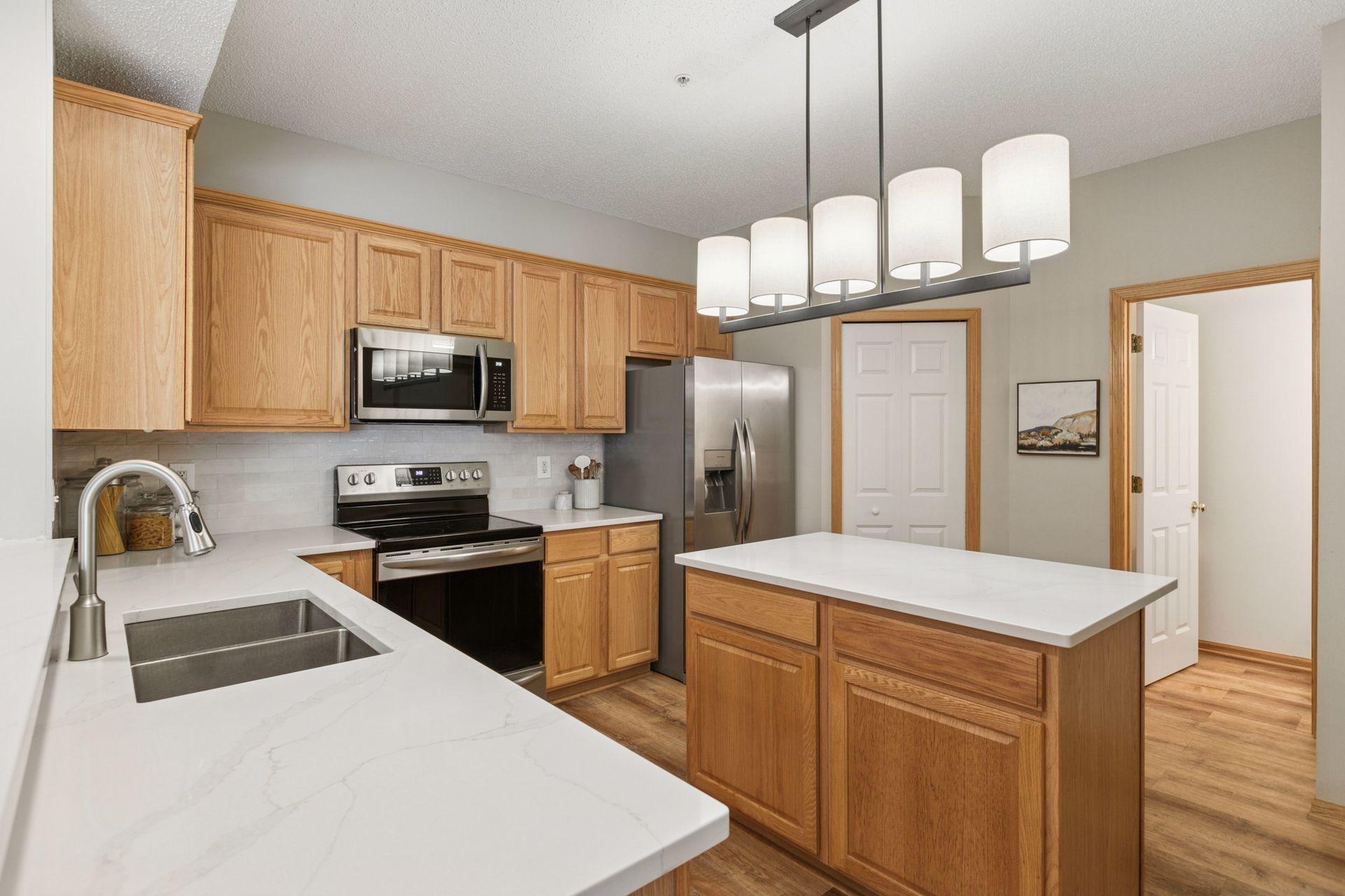 13700 54th Avenue N Unit: 405