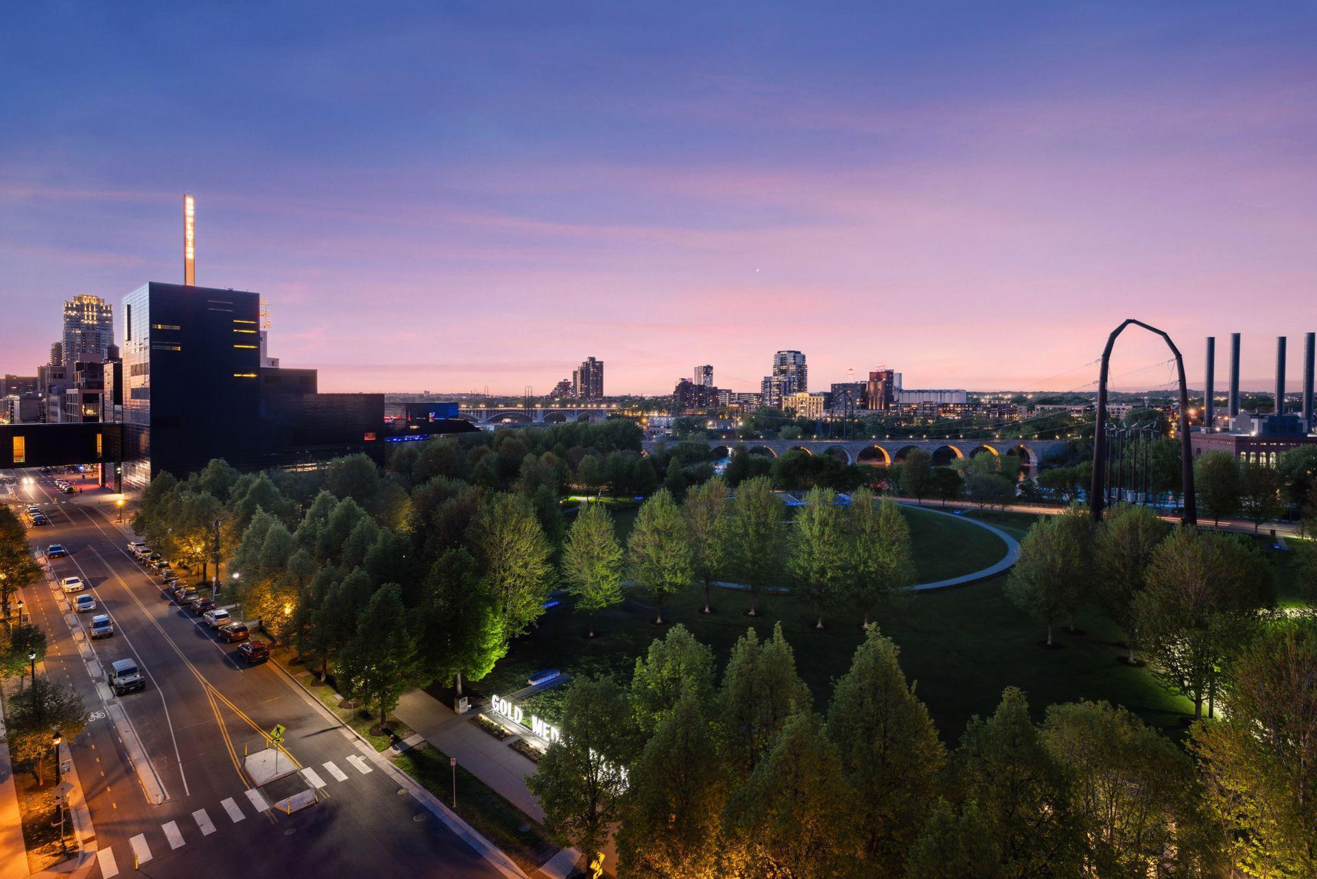 215 10th Avenue S Unit: 812