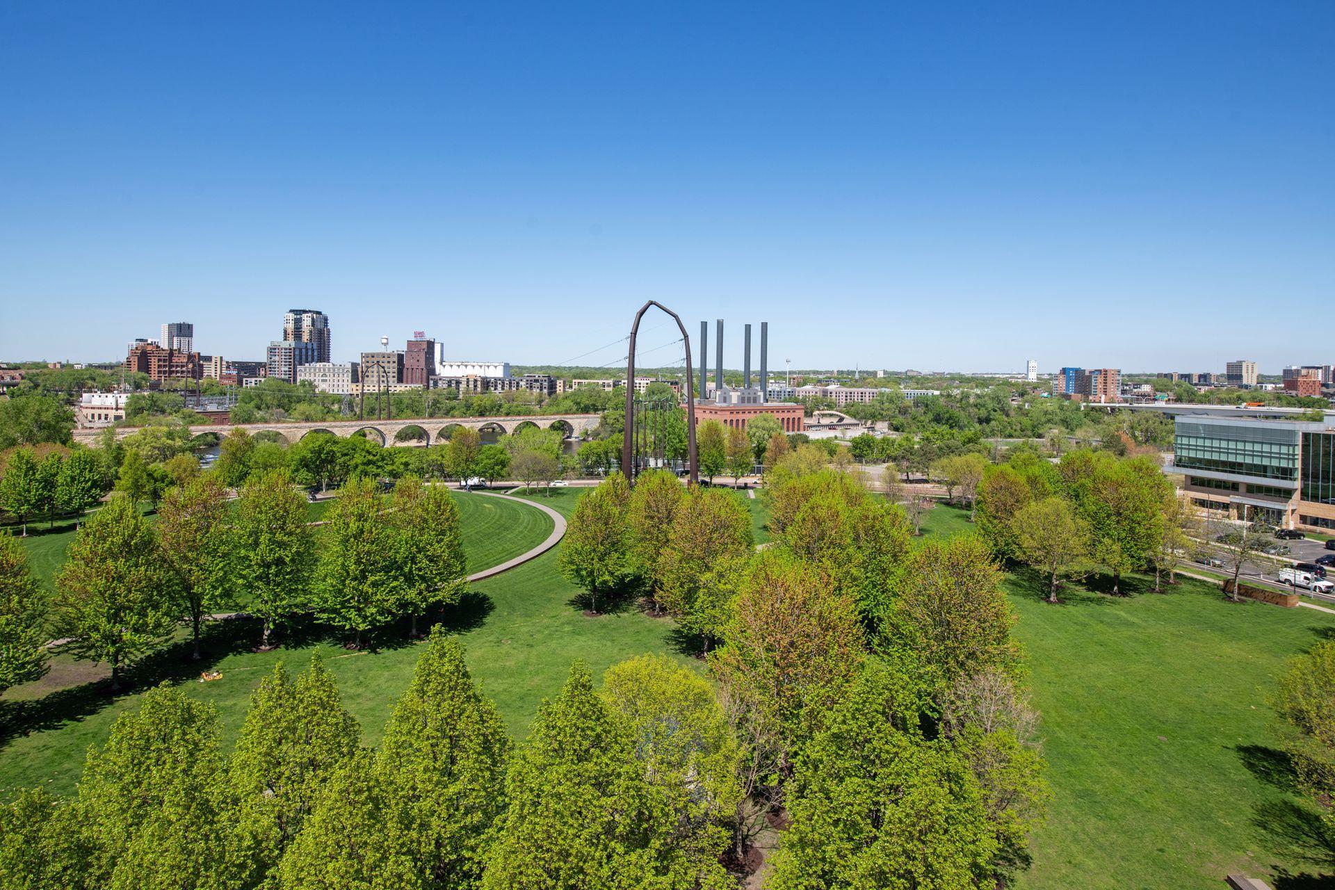 215 10th Avenue S Unit: 812