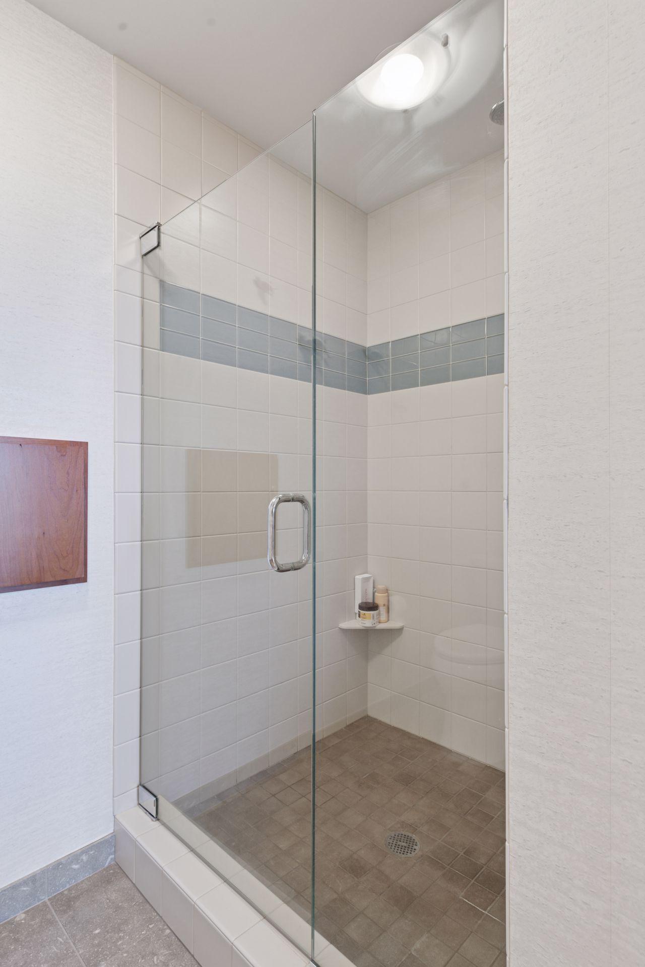 215 10th Avenue S Unit: 812