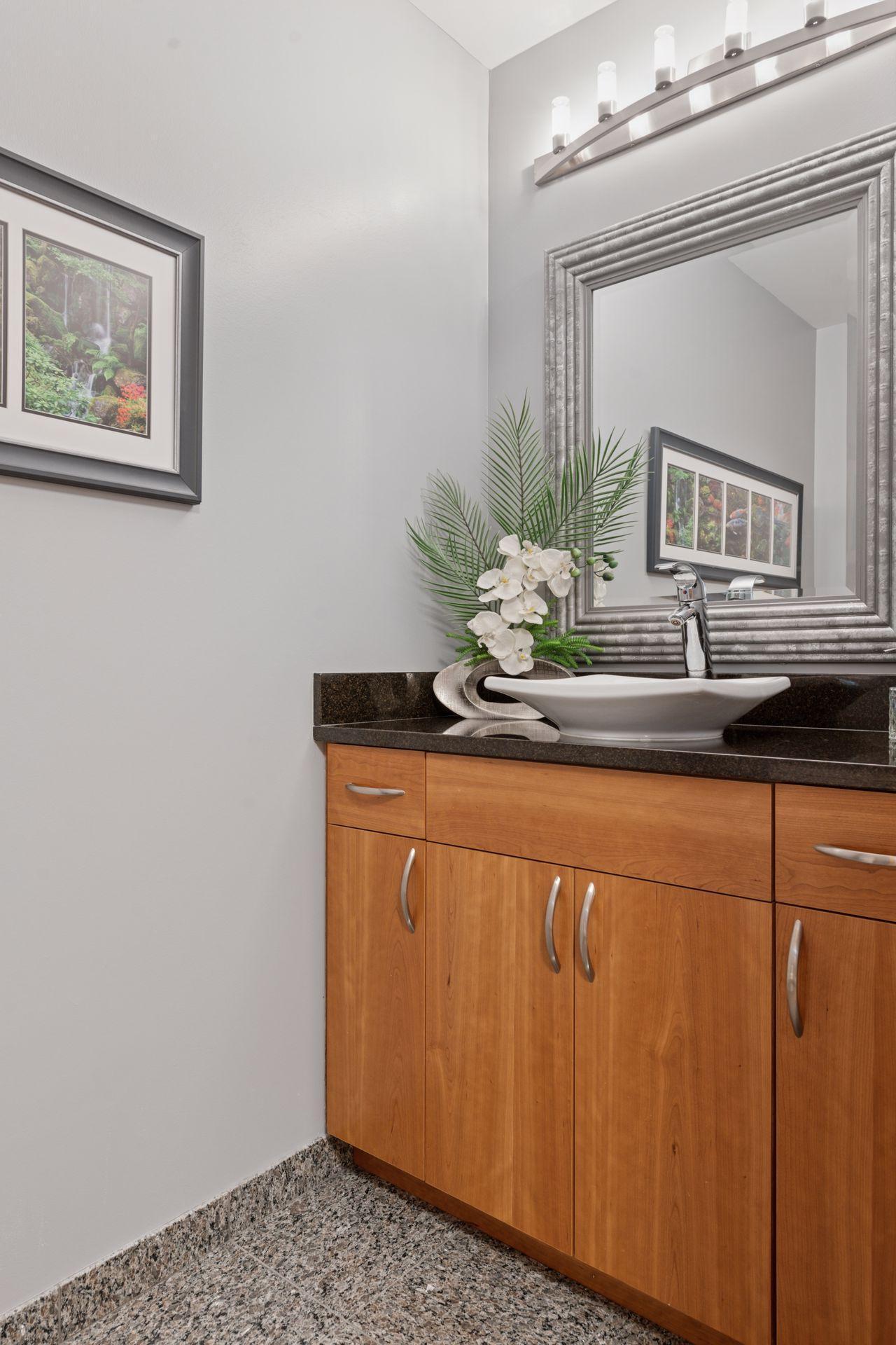 215 10th Avenue S Unit: 812