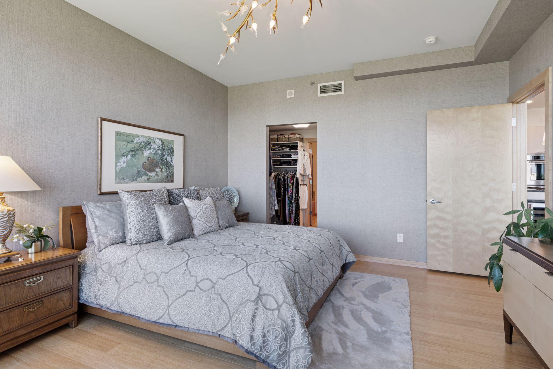 215 10th Avenue S Unit: 812
