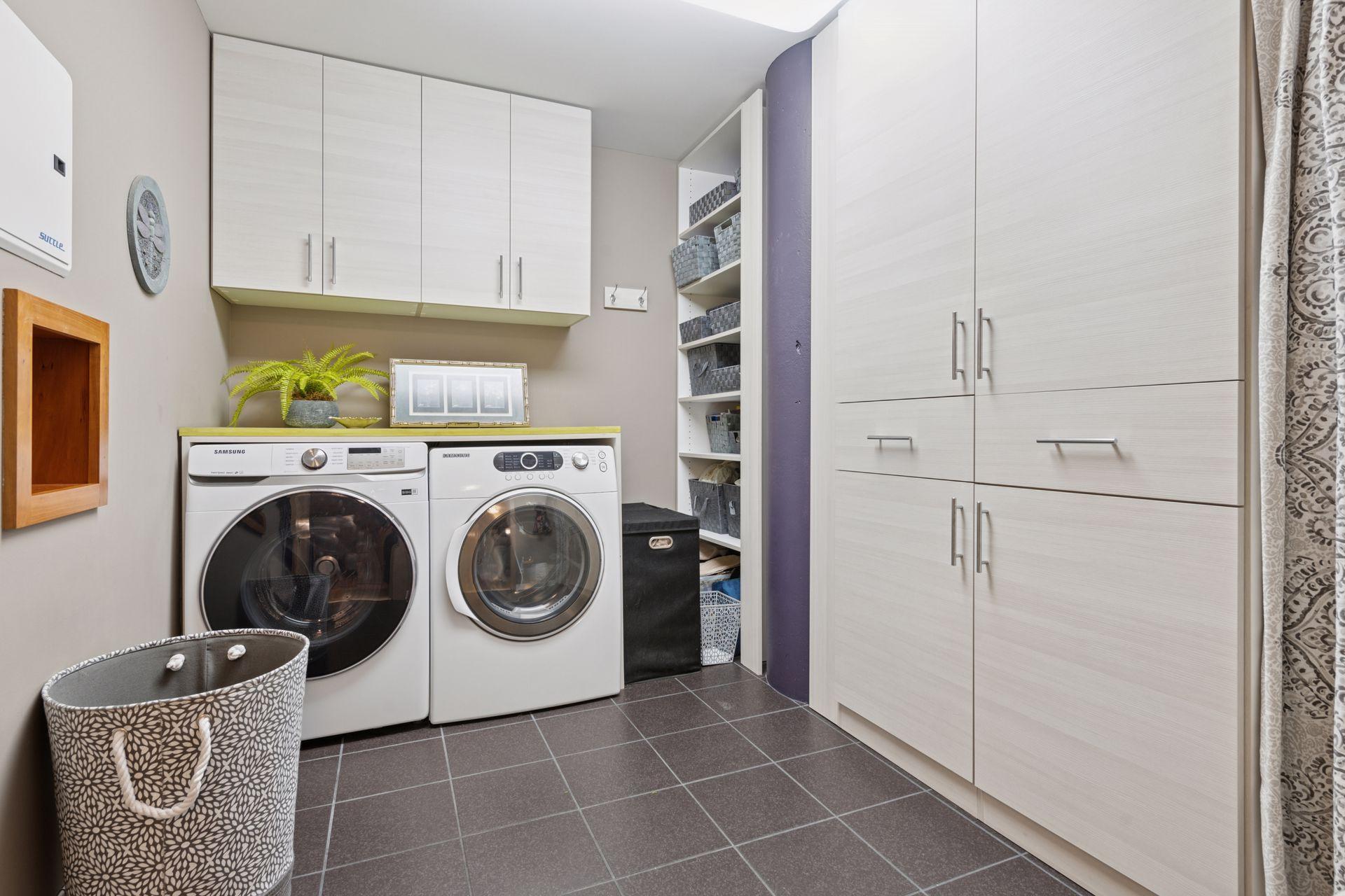 215 10th Avenue S Unit: 812