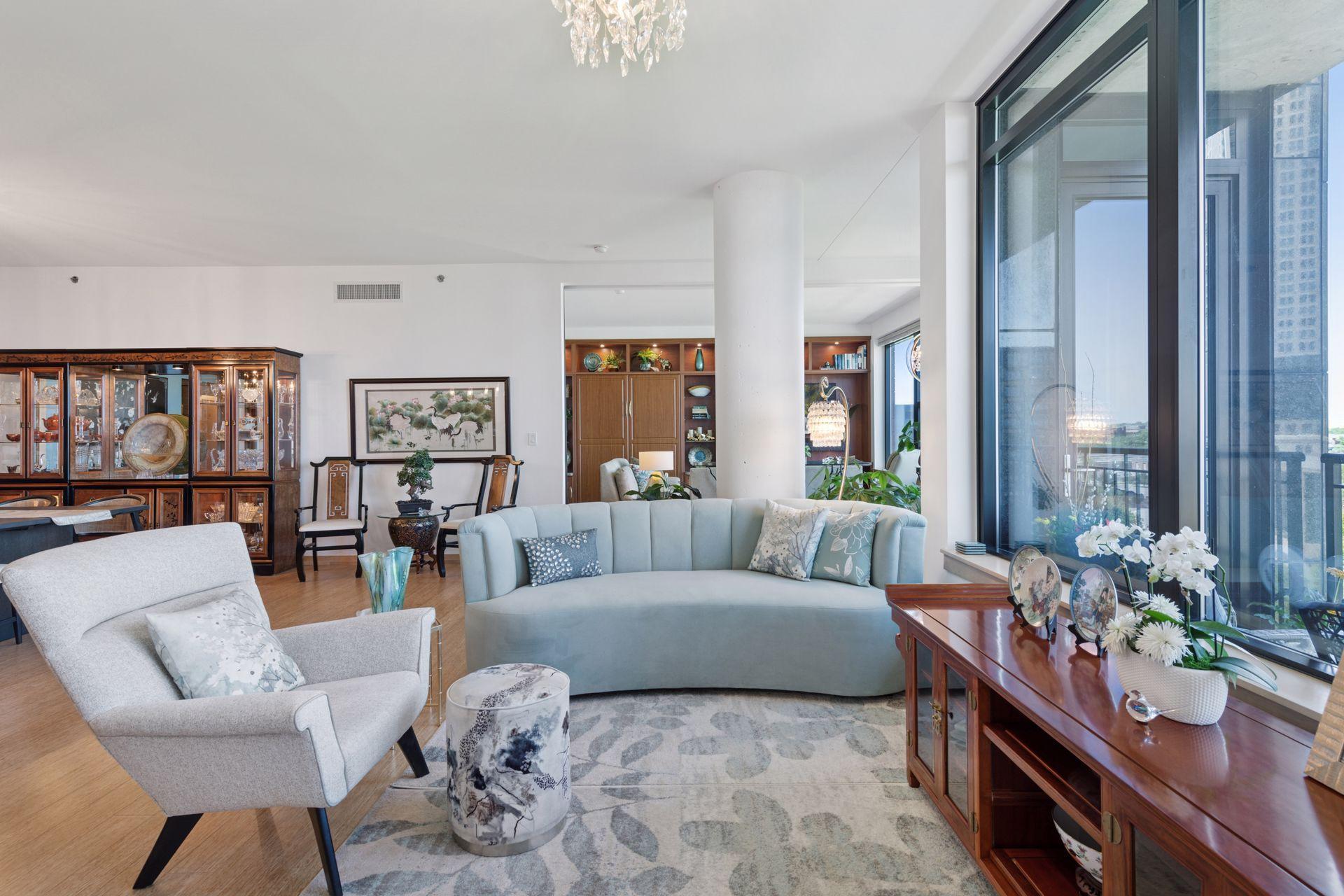 215 10th Avenue S Unit: 812