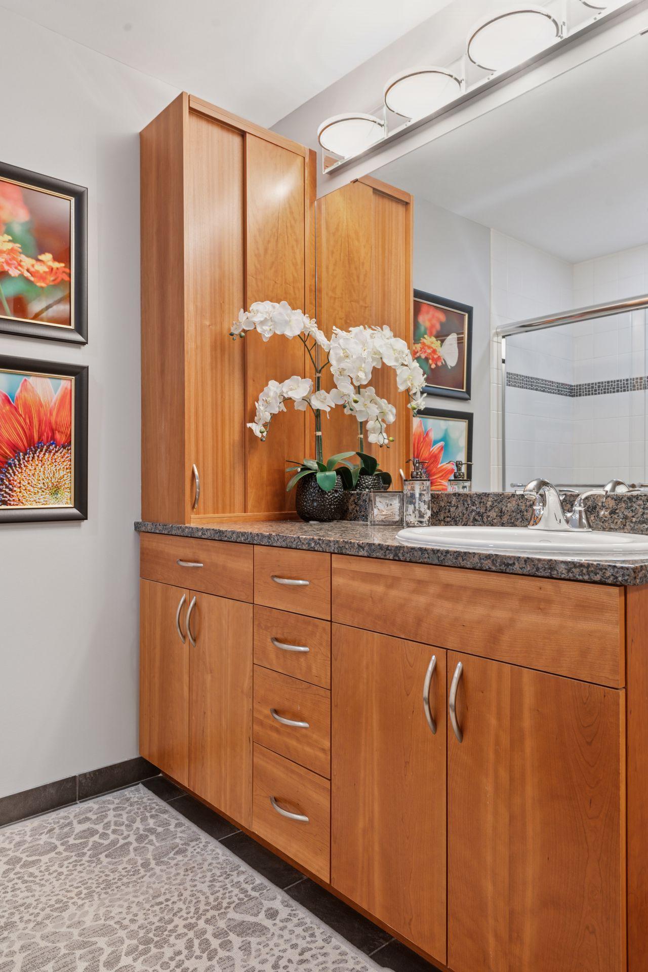 215 10th Avenue S Unit: 812