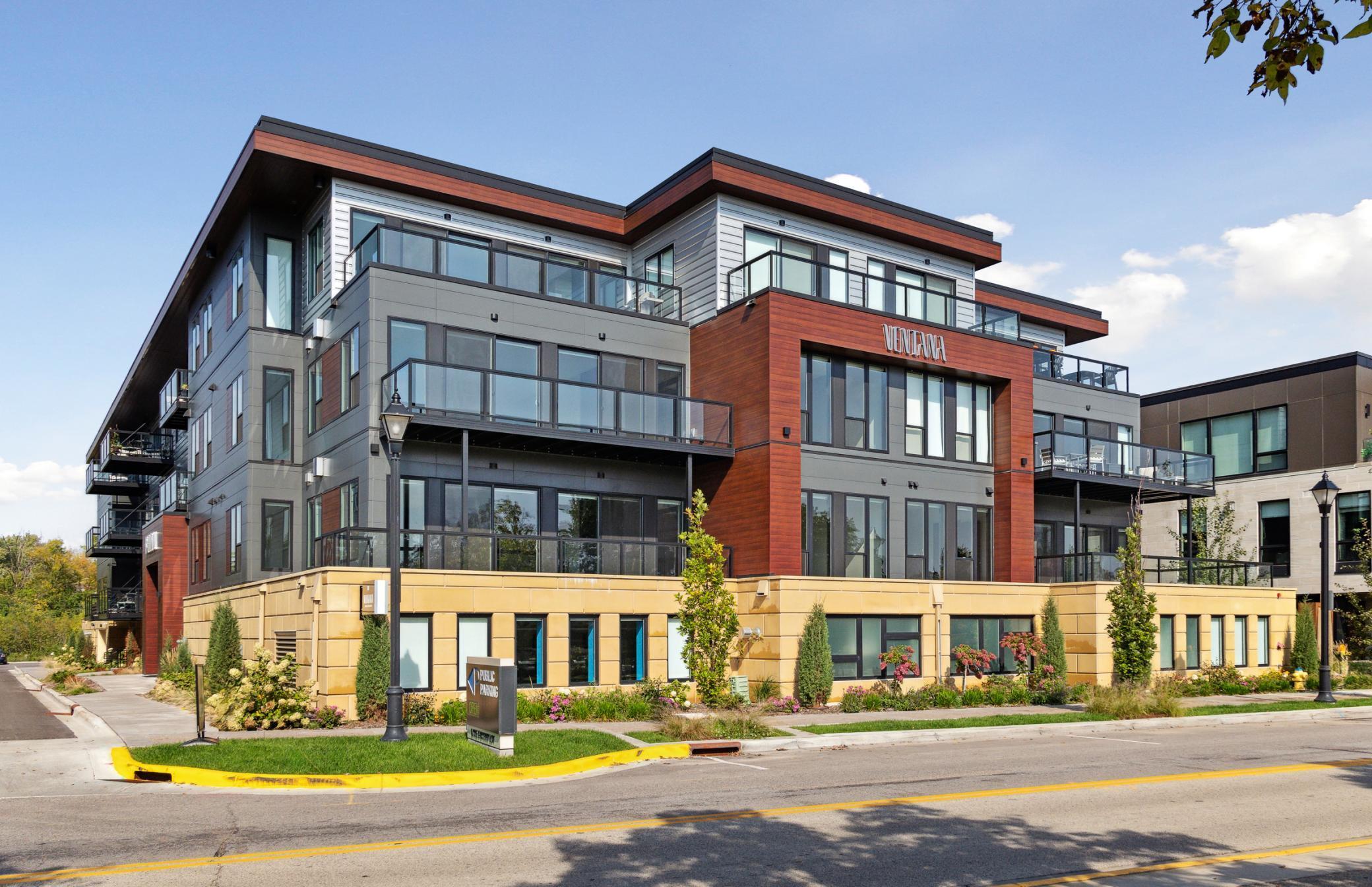253 Lake Street E Unit: 208