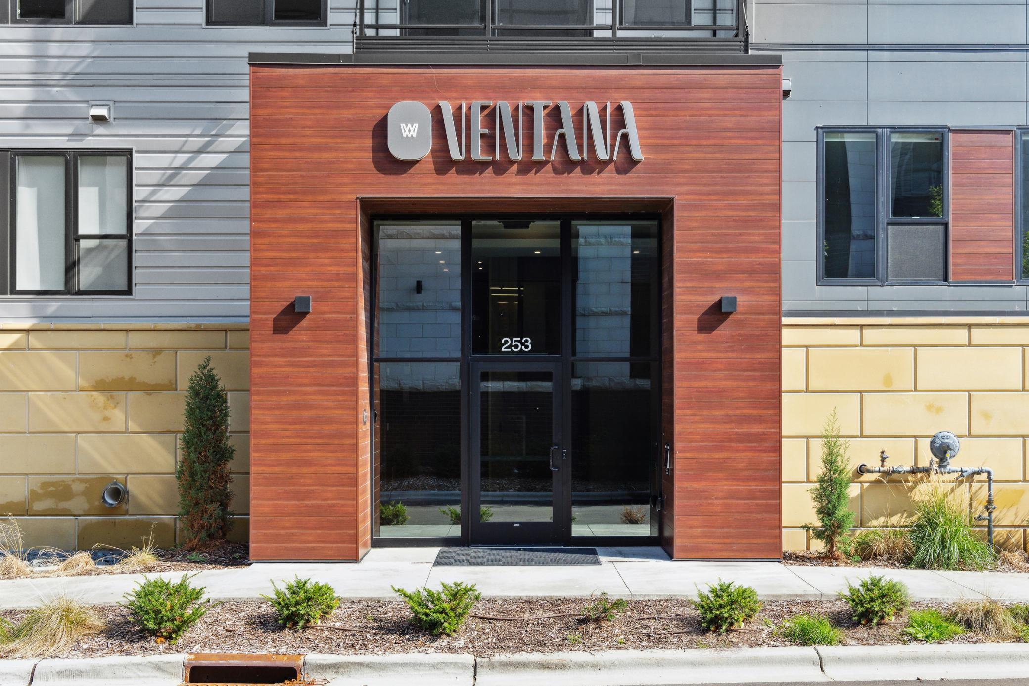 253 Lake Street E Unit: 208