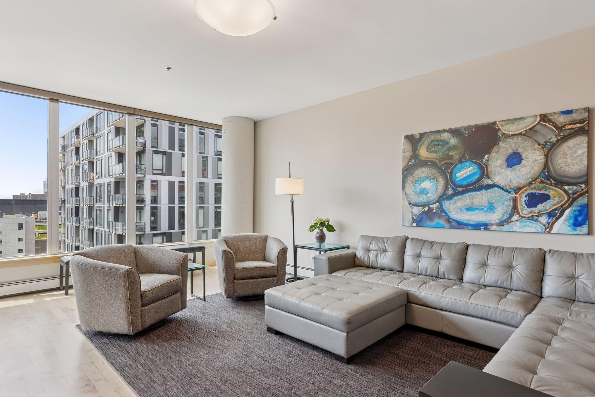215 10th Avenue S Unit: 723
