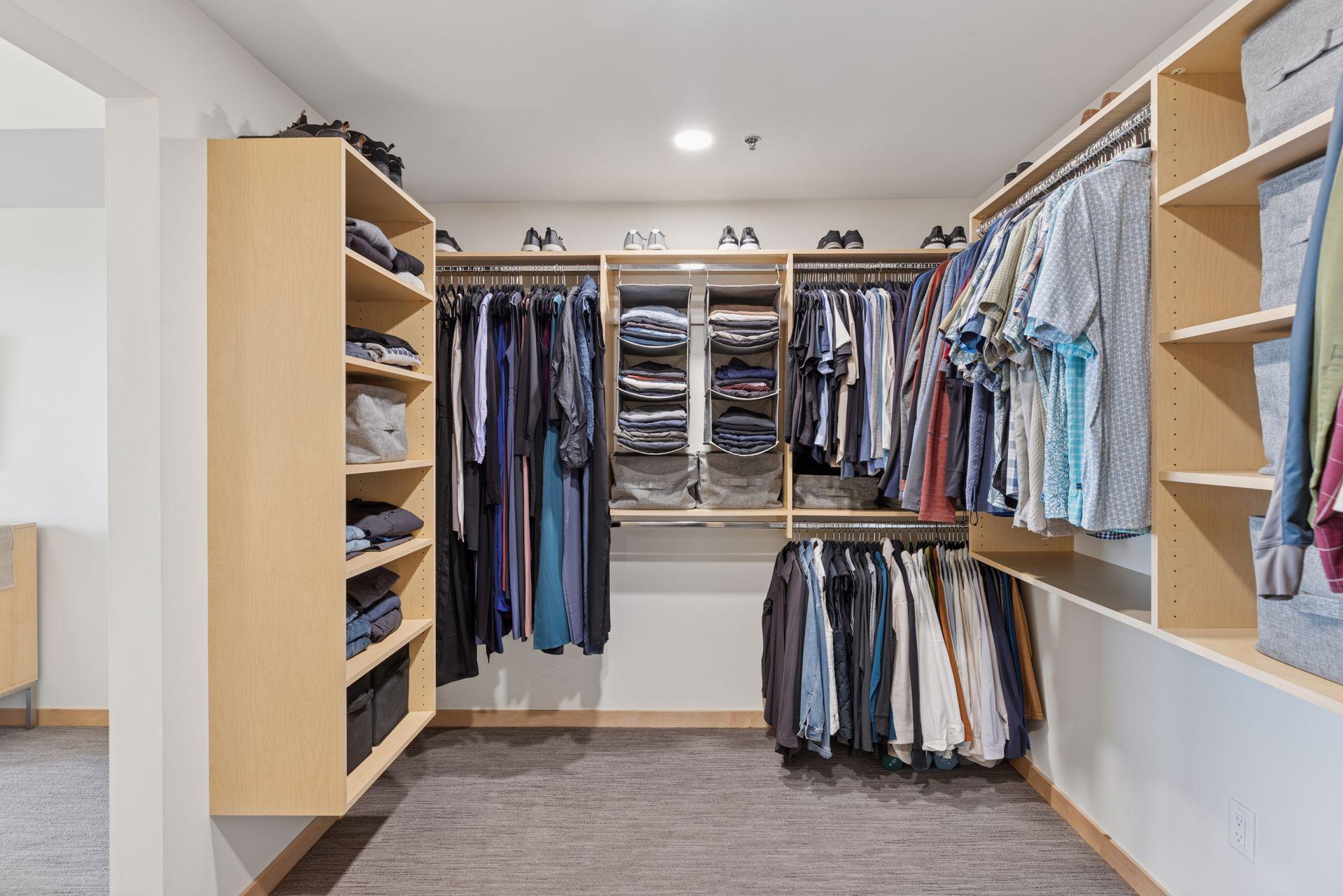 215 10th Avenue S Unit: 723