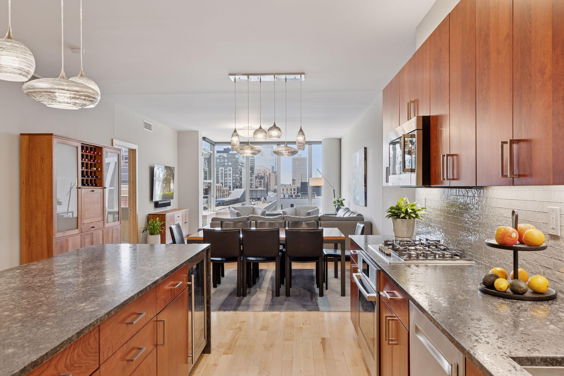215 10th Avenue S Unit: 723