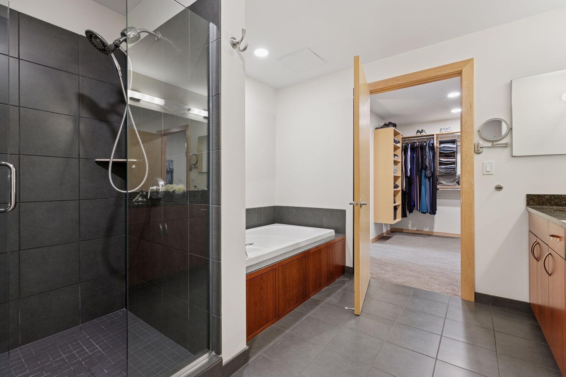 215 10th Avenue S Unit: 723