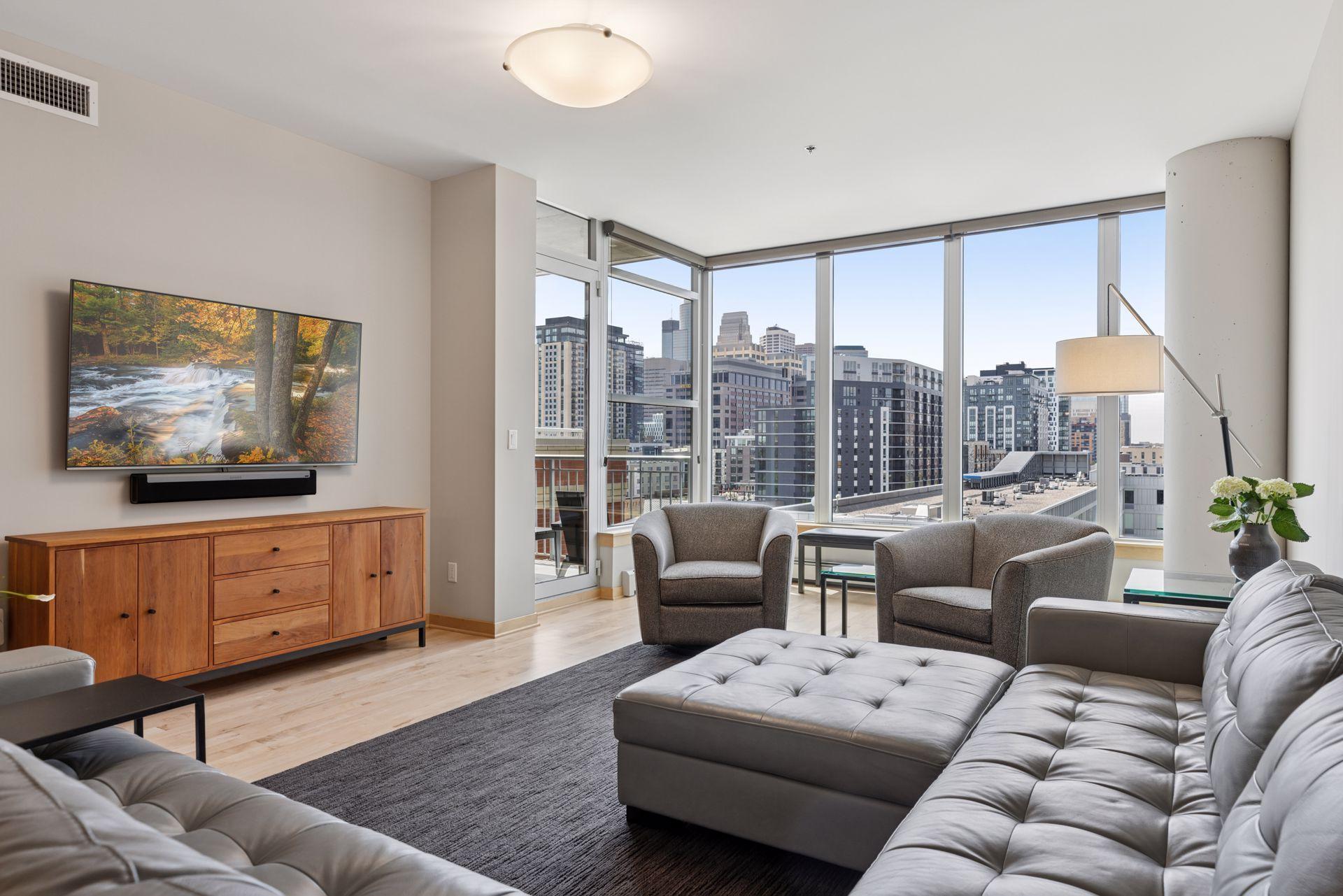 215 10th Avenue S Unit: 723