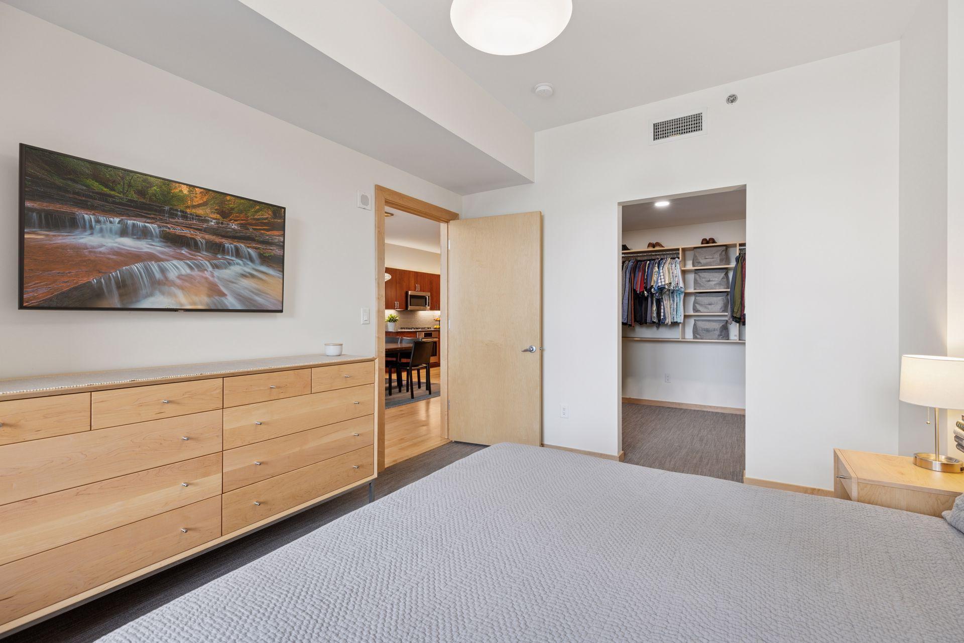 215 10th Avenue S Unit: 723