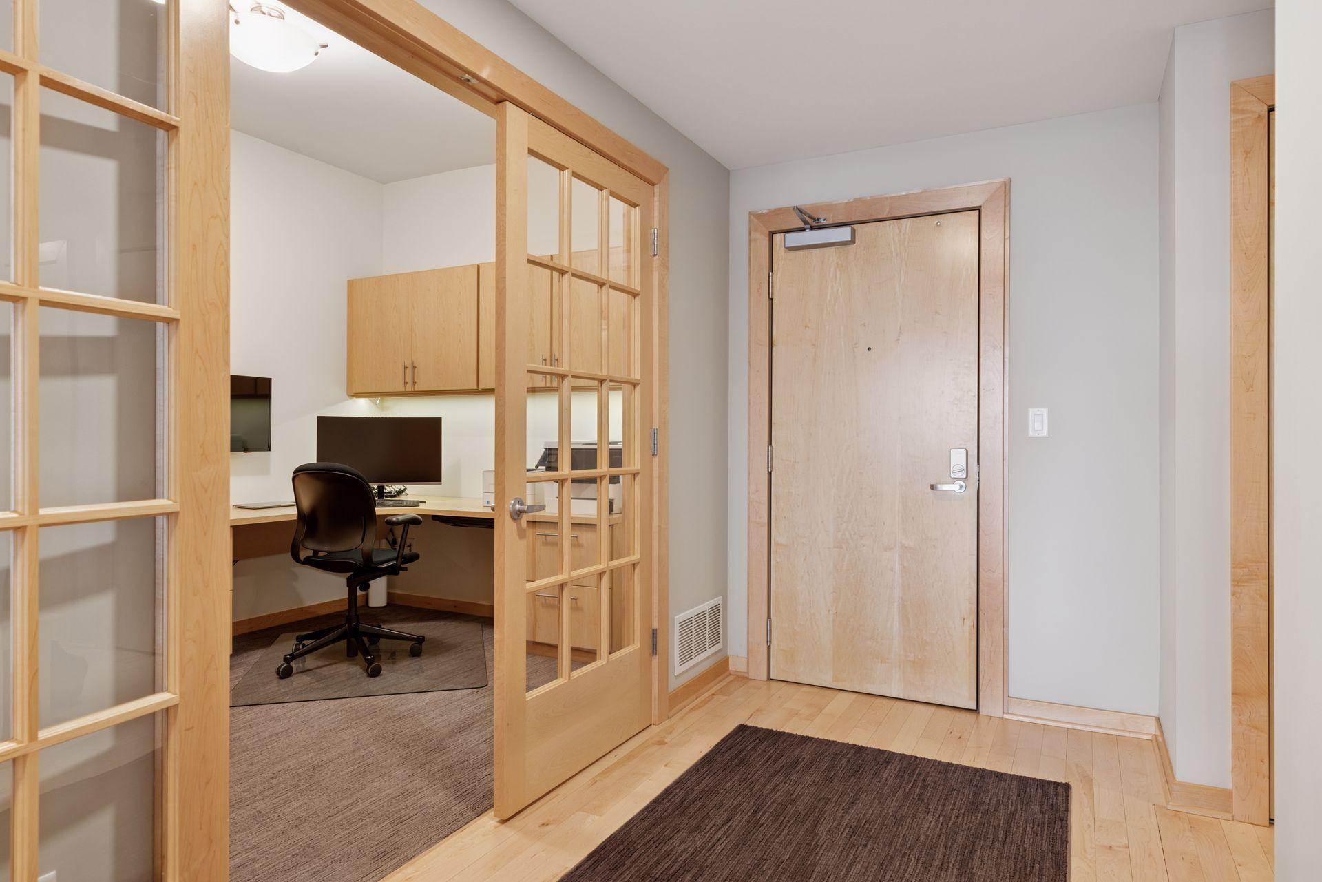 215 10th Avenue S Unit: 723