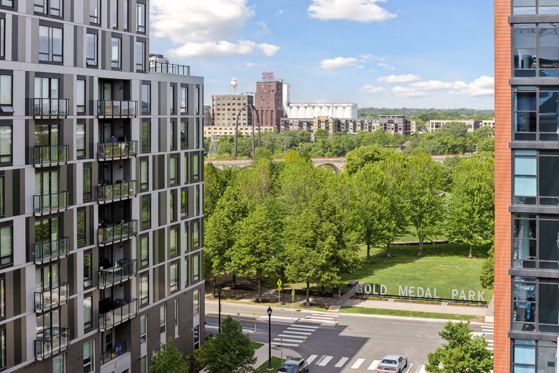 215 10th Avenue S Unit: 723