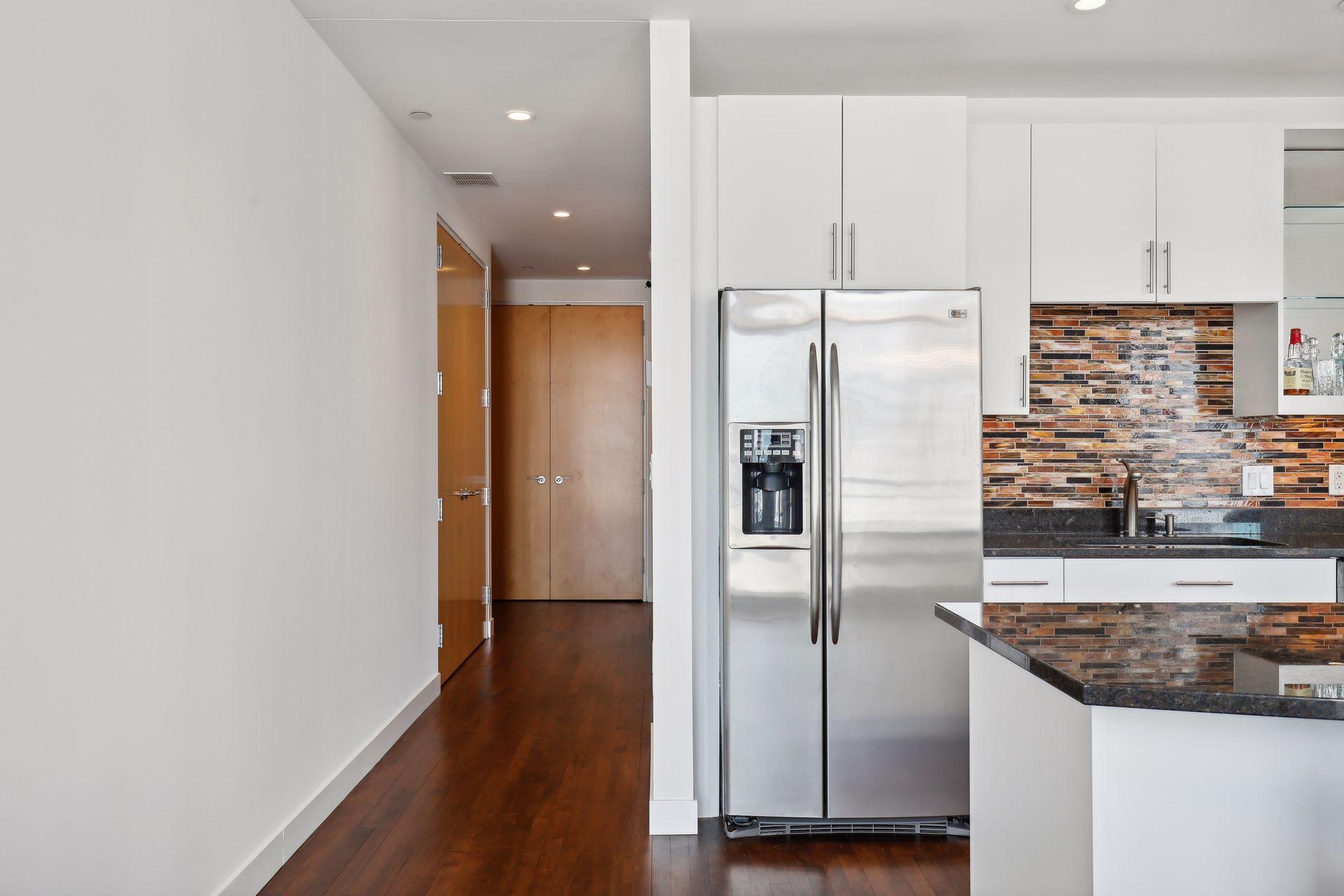 201 S 11th Street Unit: 930