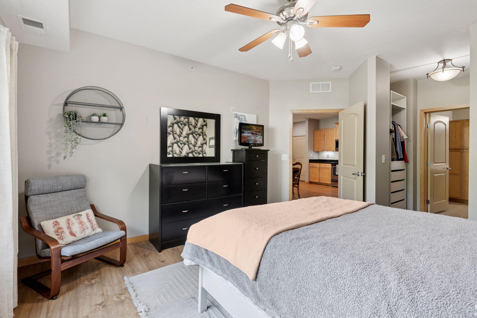 4132 Vernon Avenue S Unit: A103