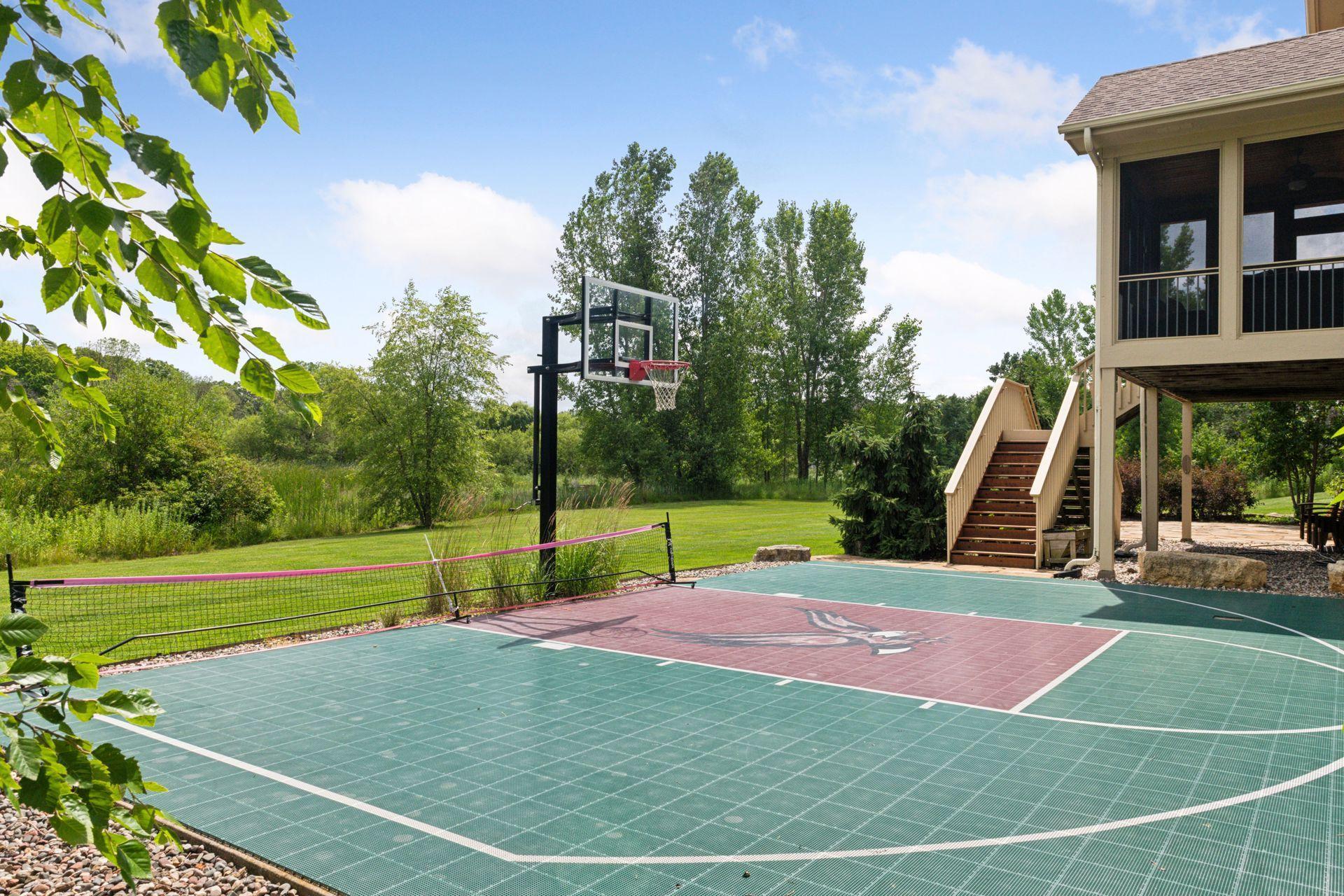 950 Willow View Drive
