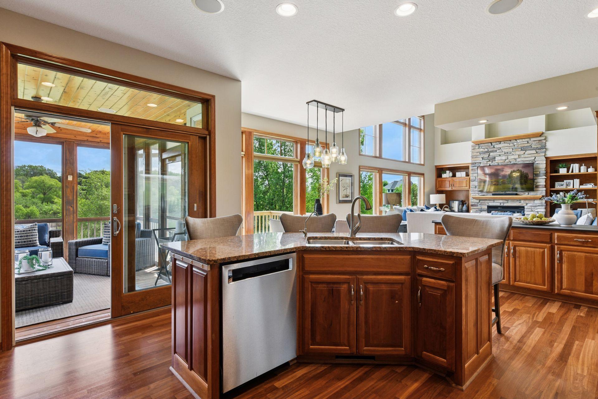 950 Willow View Drive