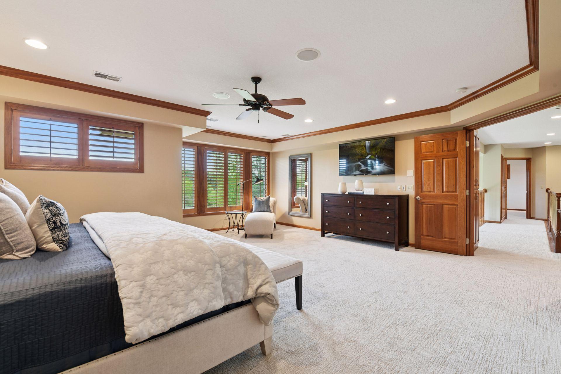 950 Willow View Drive