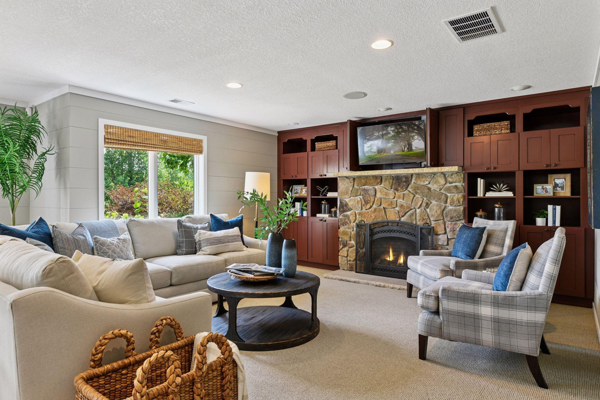 950 Willow View Drive