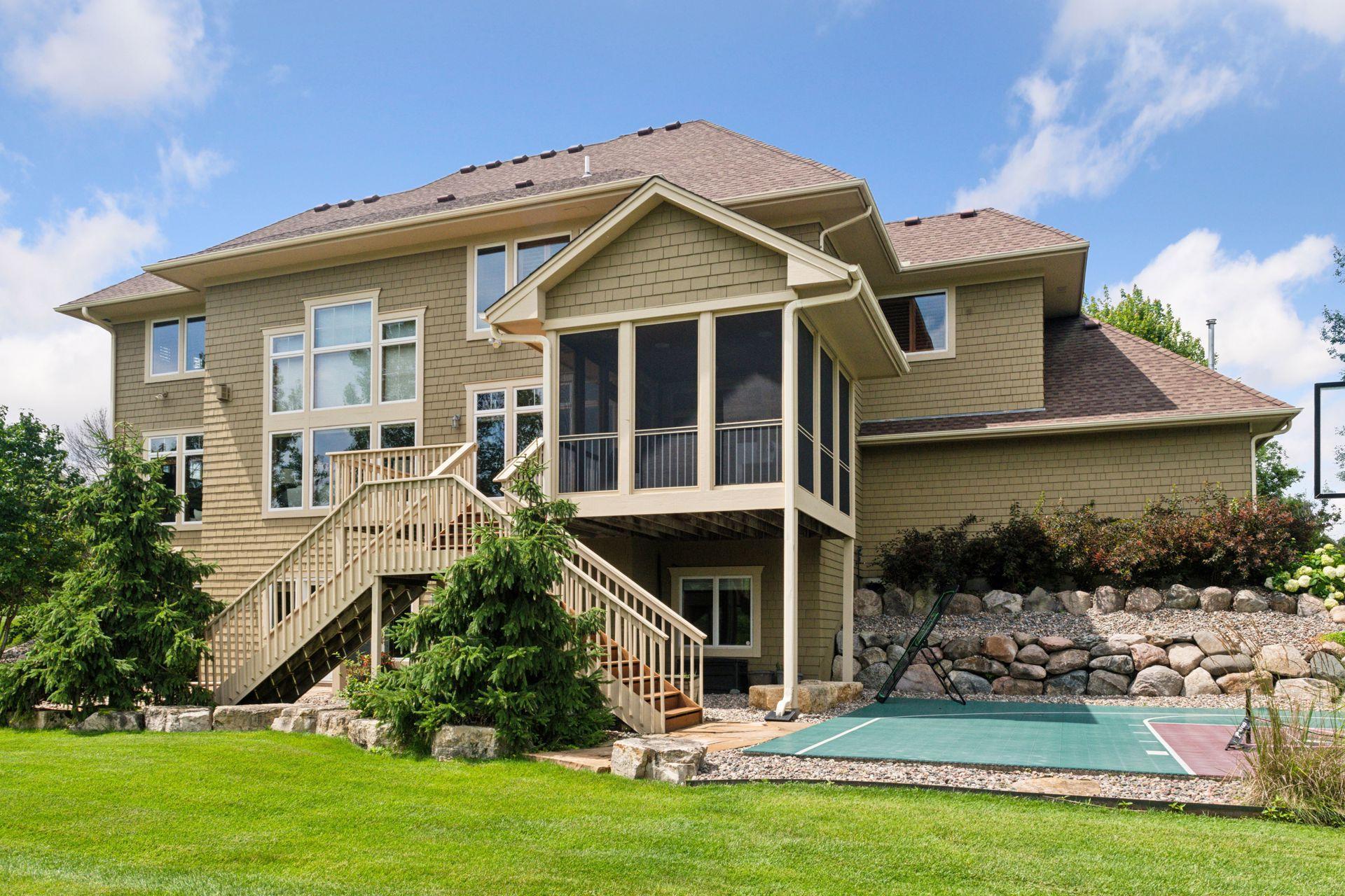 950 Willow View Drive