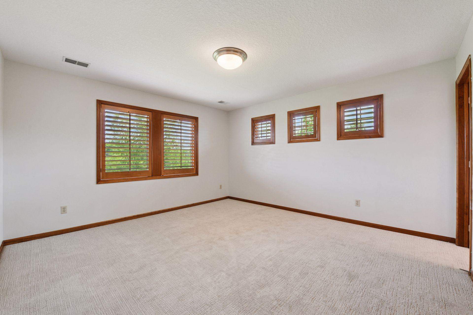 950 Willow View Drive