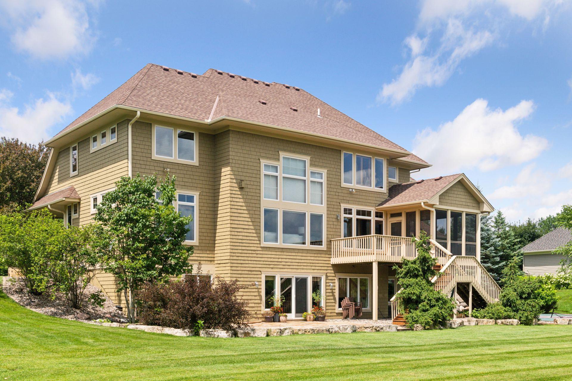 950 Willow View Drive