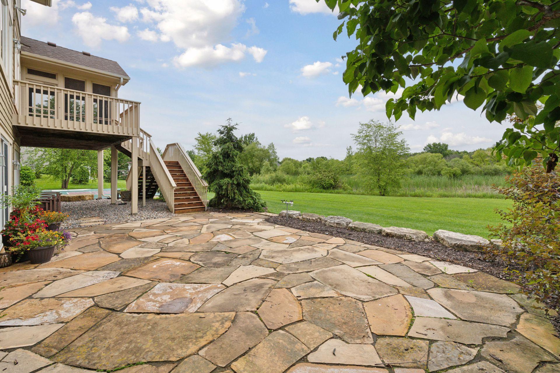 950 Willow View Drive