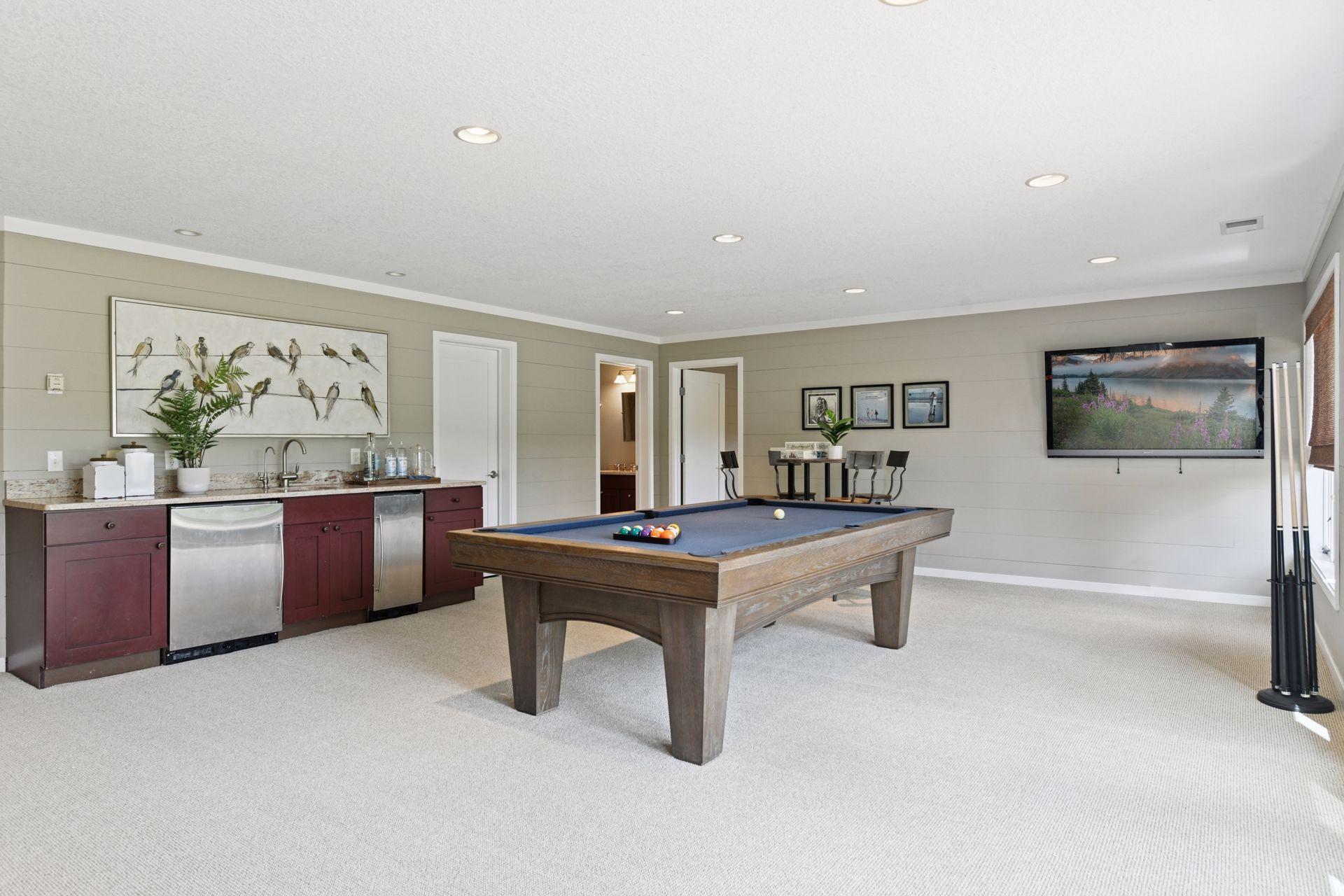 950 Willow View Drive