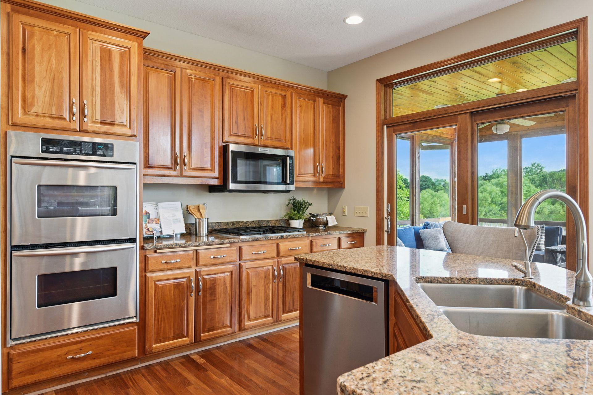 950 Willow View Drive