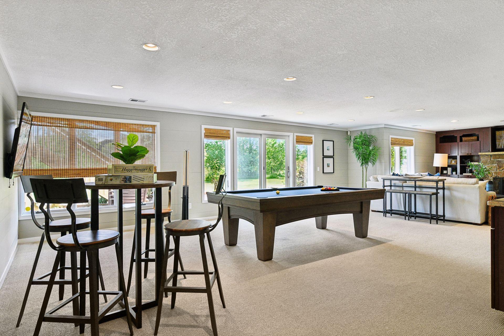 950 Willow View Drive