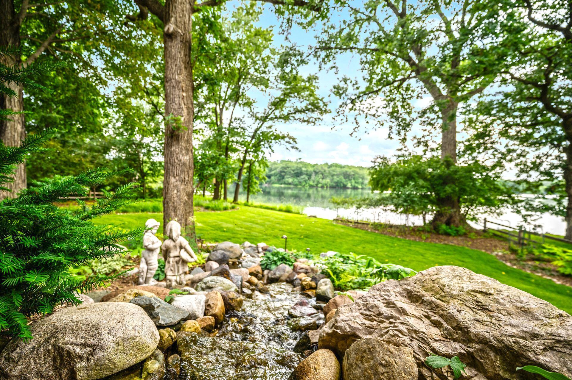 451 Reflection Road