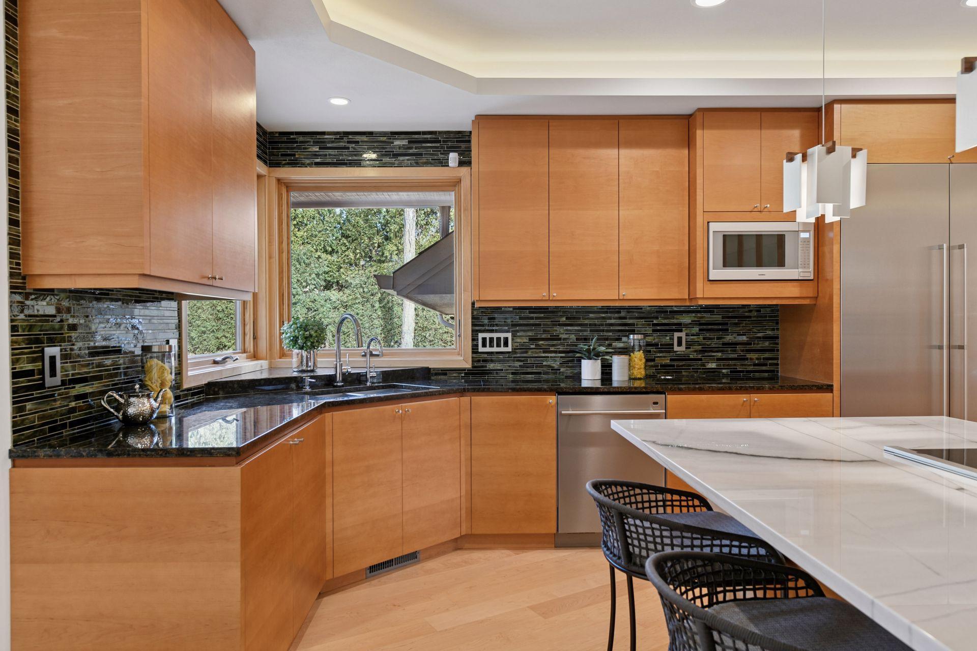 6420 Thornberry Curve