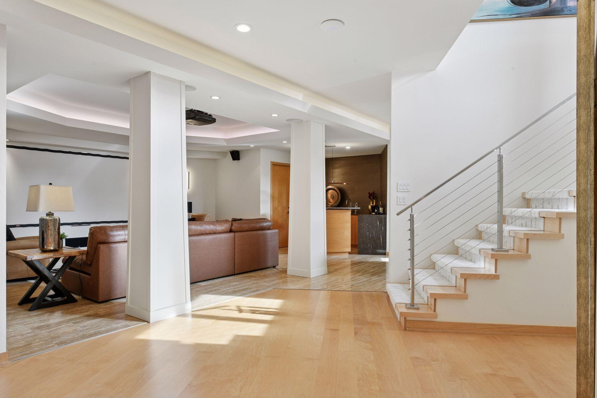 6420 Thornberry Curve