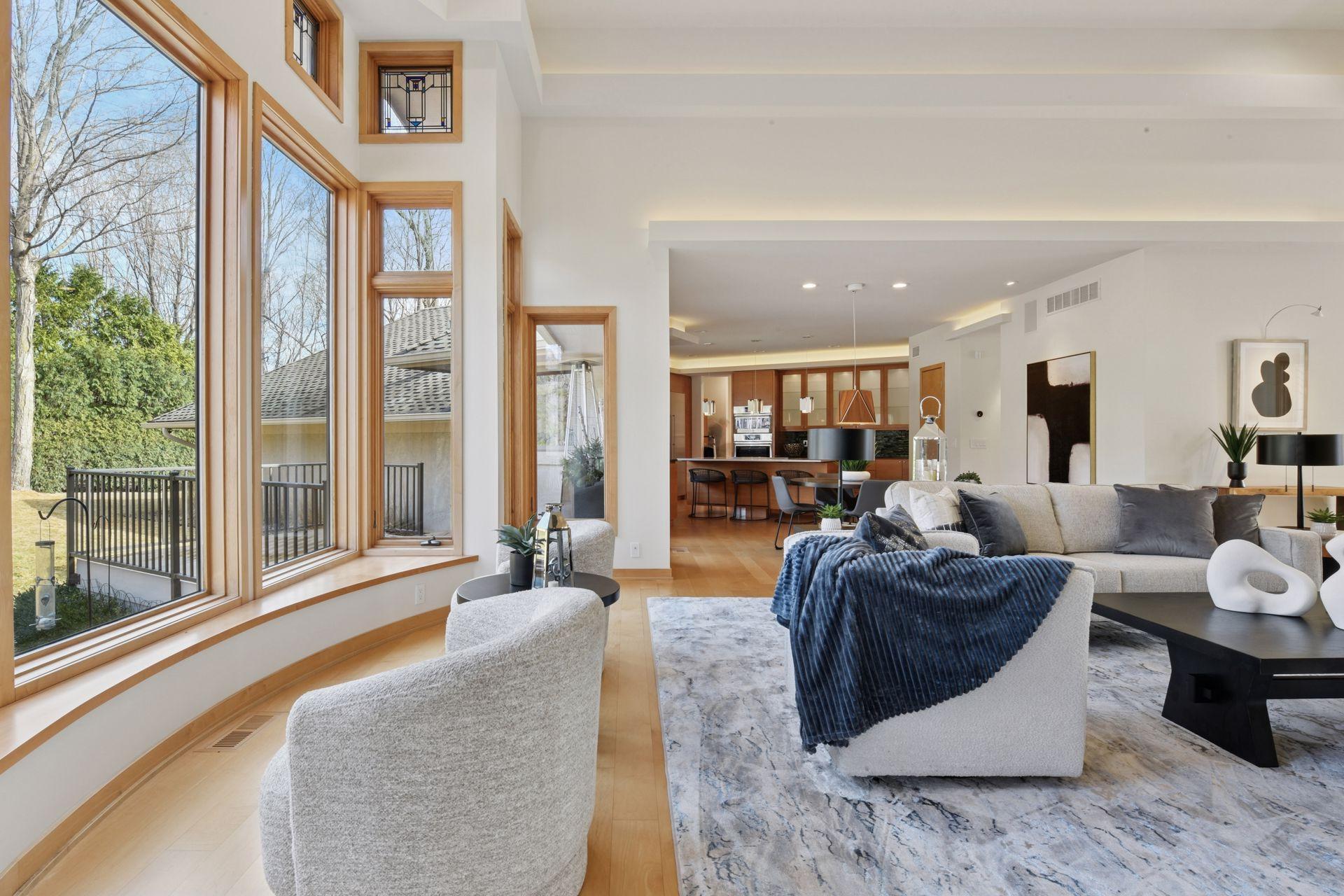 6420 Thornberry Curve