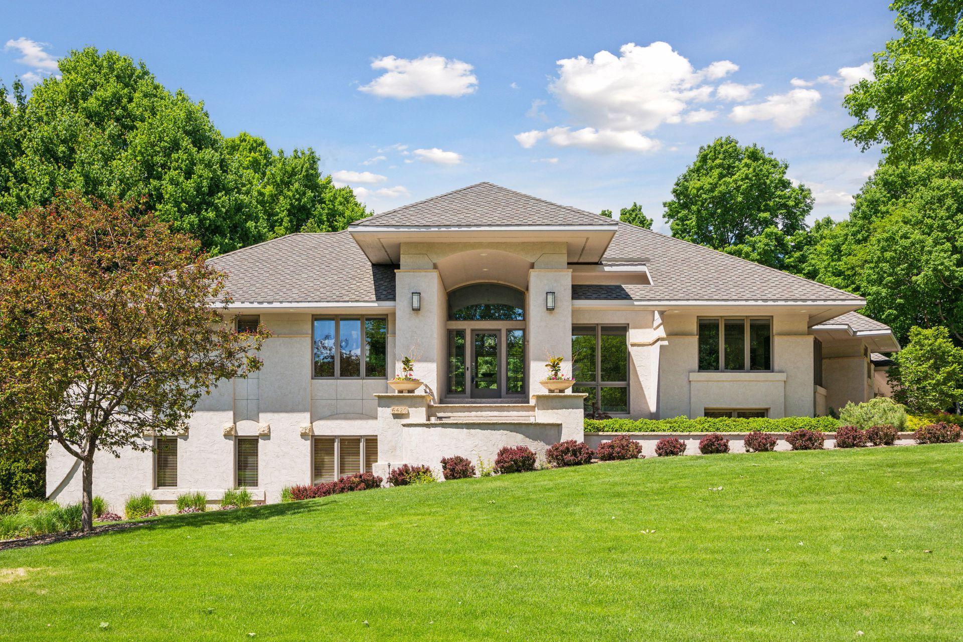 6420 Thornberry Curve