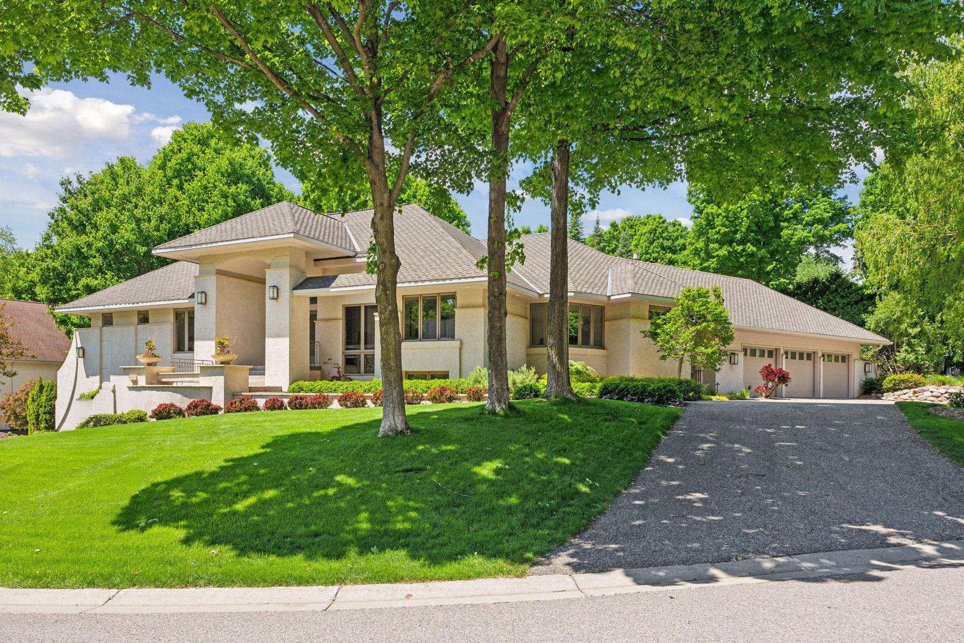 6420 Thornberry Curve