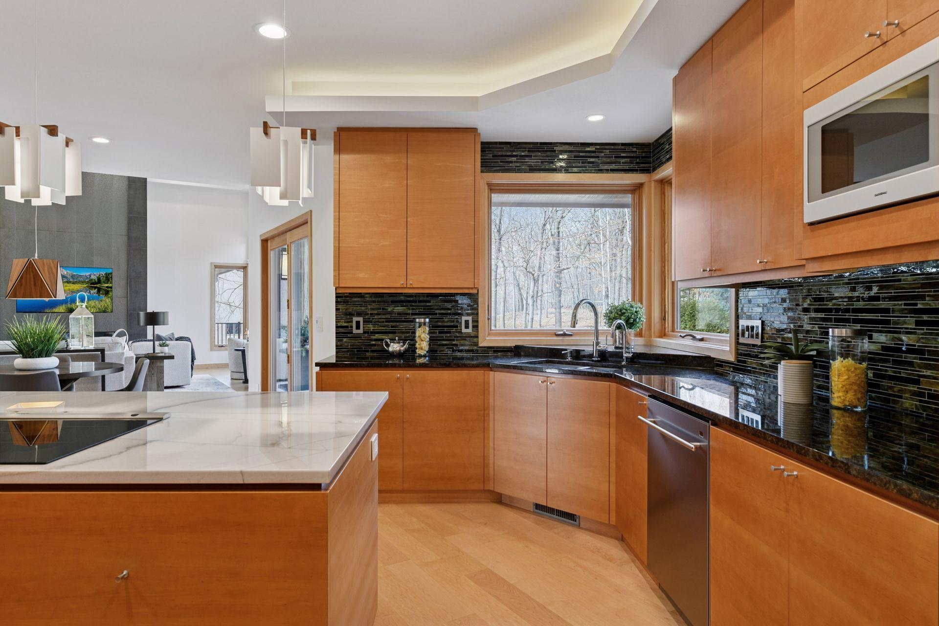 6420 Thornberry Curve