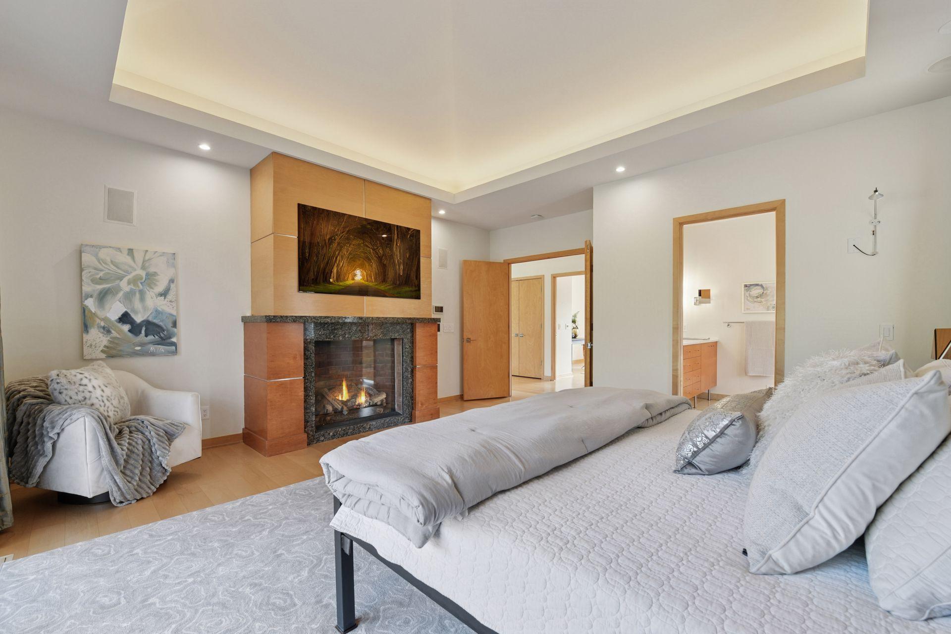 6420 Thornberry Curve