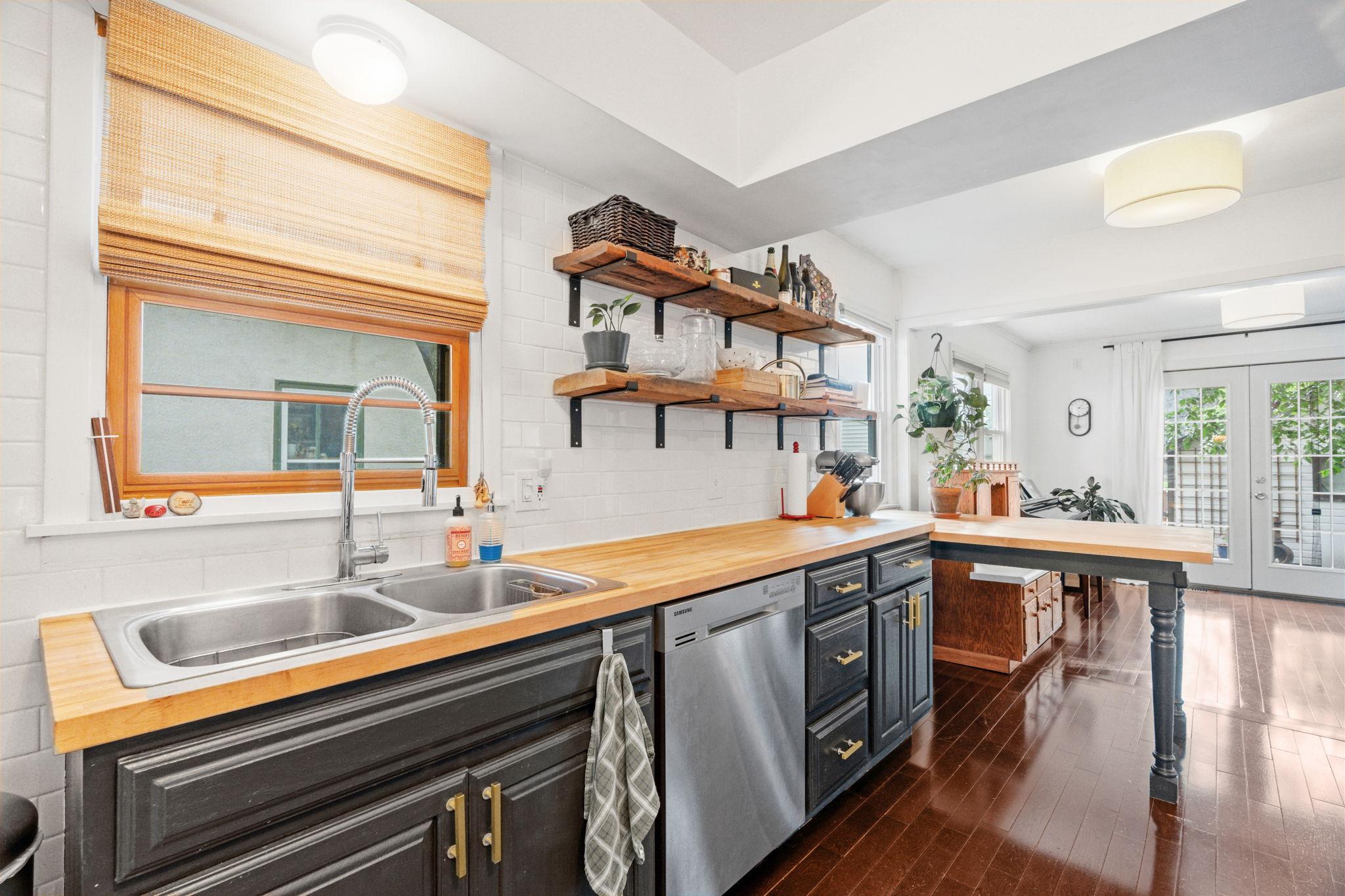 1714 5th Street NE