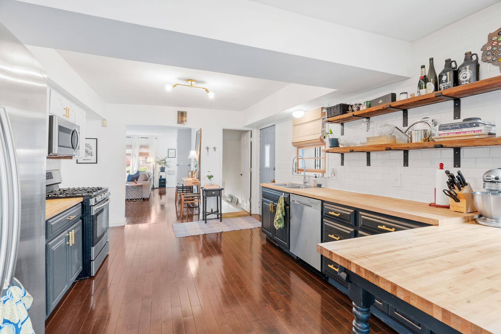 1714 5th Street NE