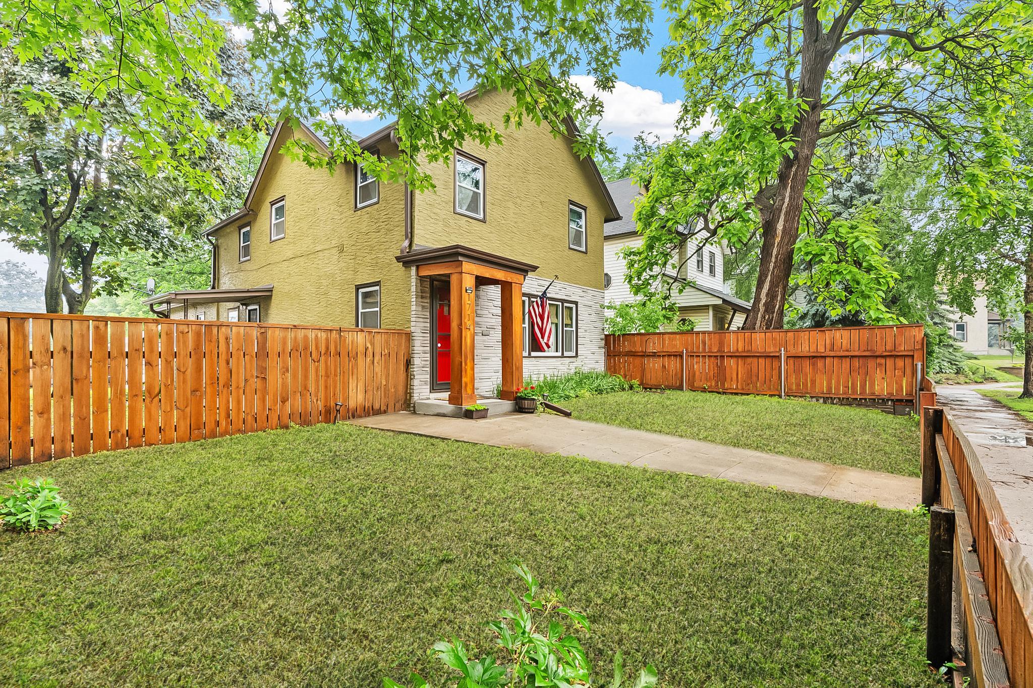 1714 5th Street NE