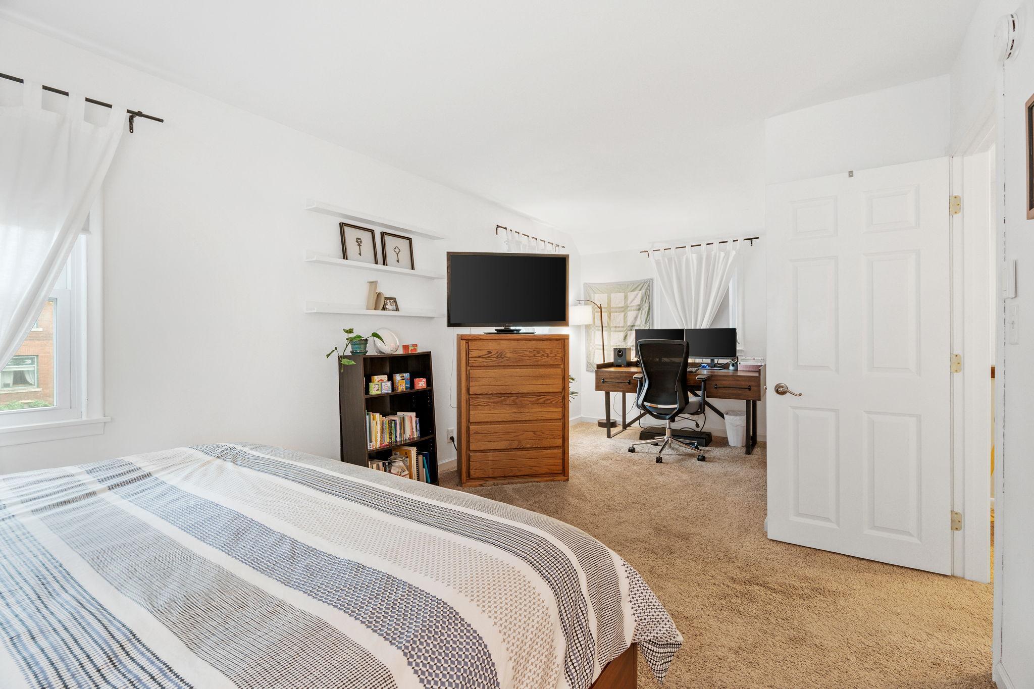 1714 5th Street NE