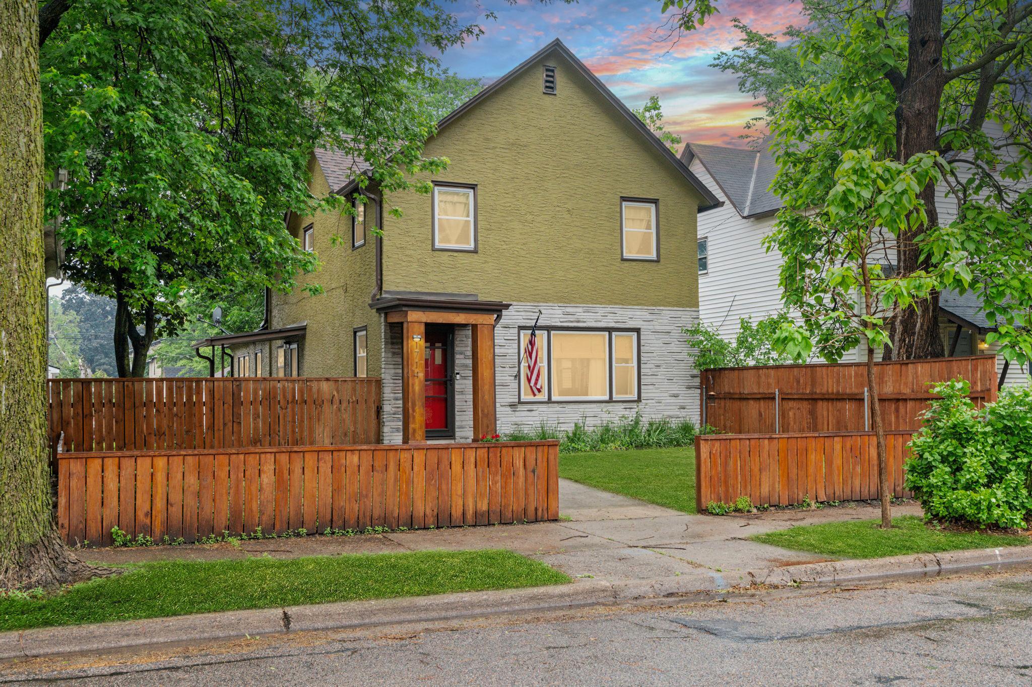 1714 5th Street NE