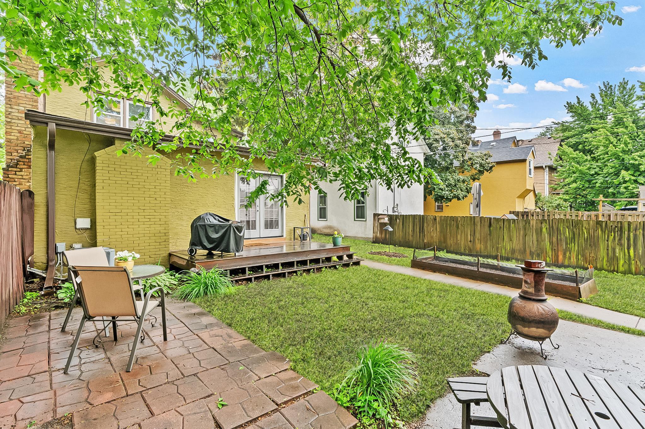 1714 5th Street NE
