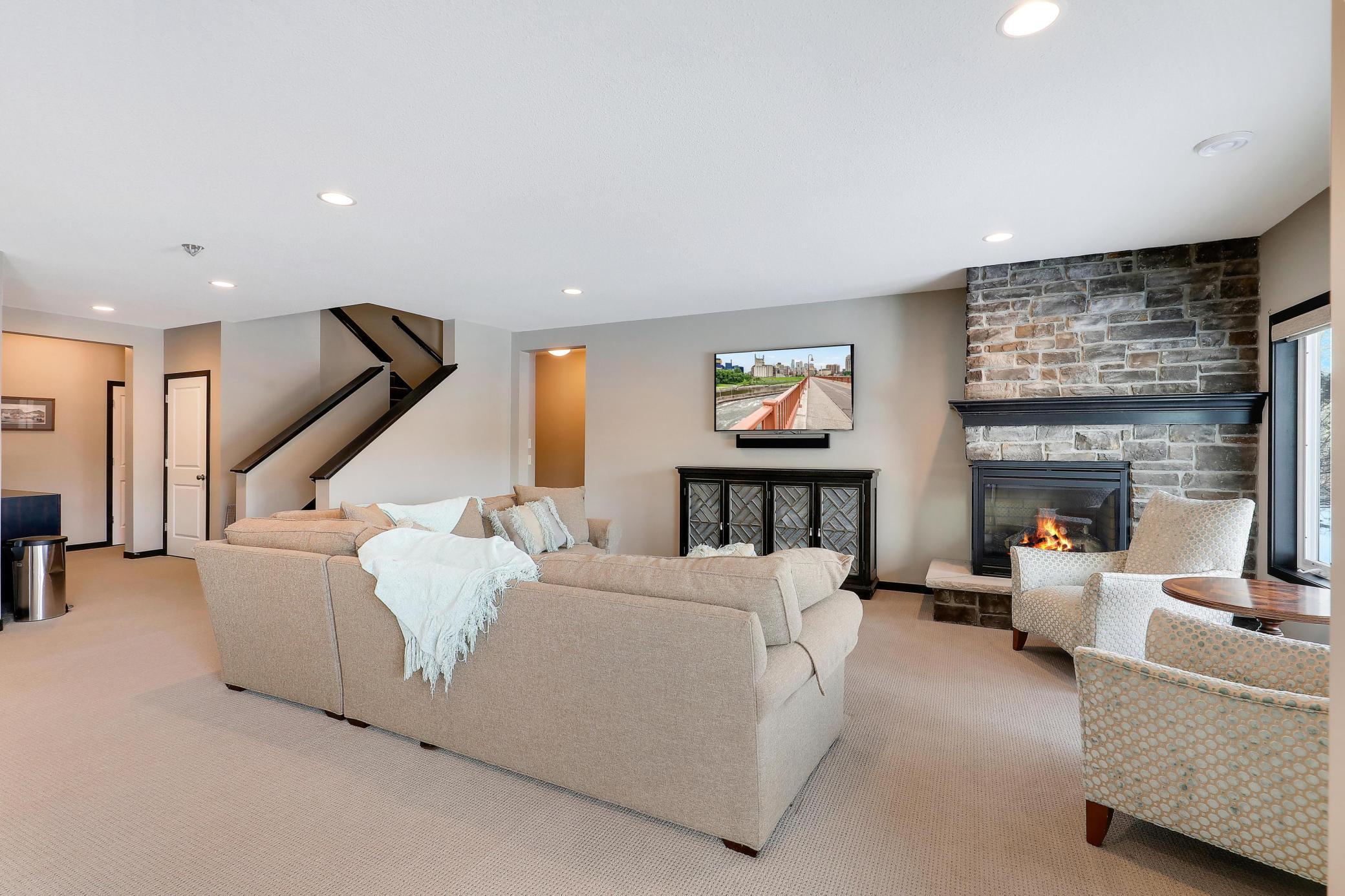 2524 Sandstone Lane