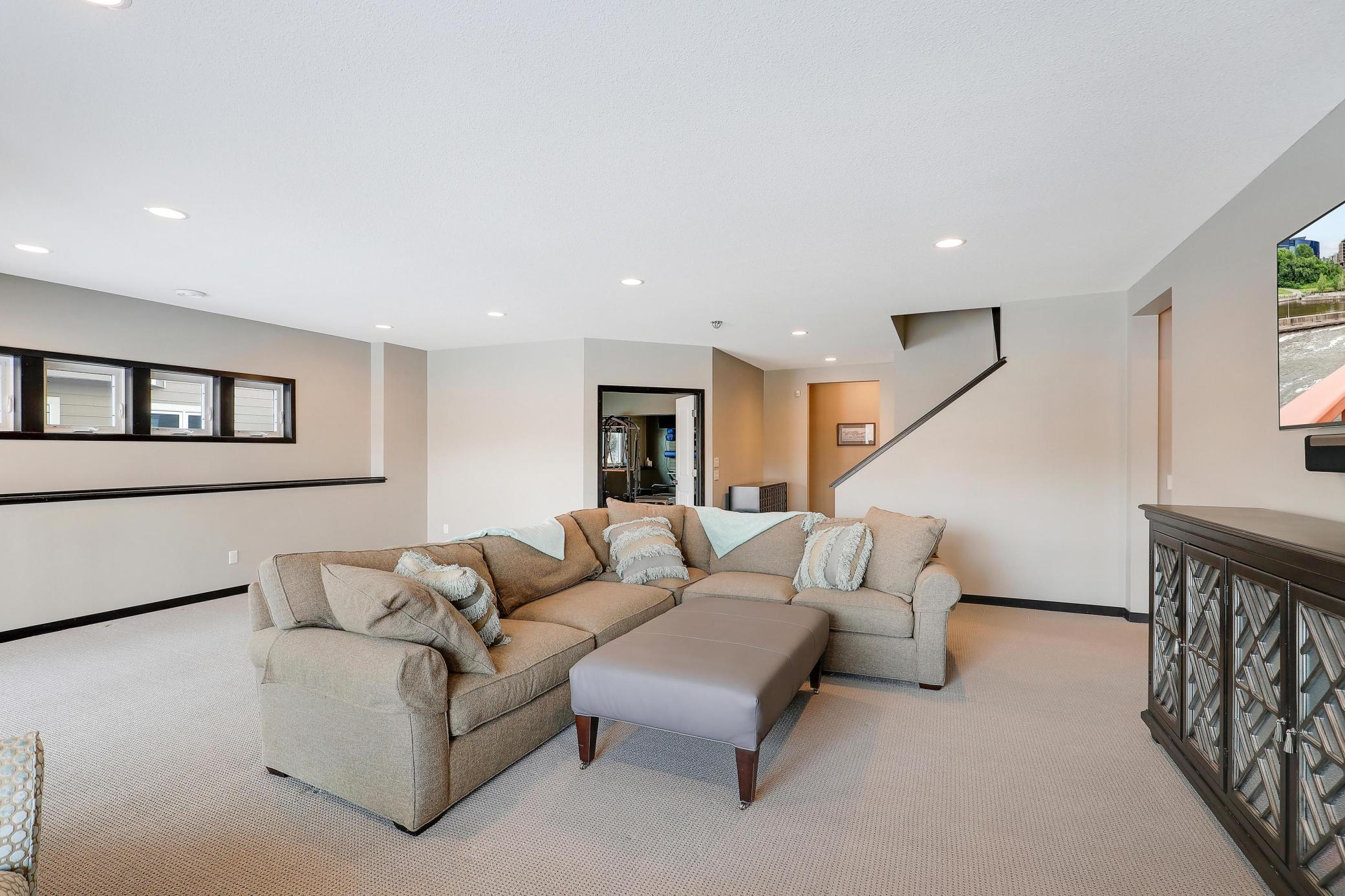 2524 Sandstone Lane