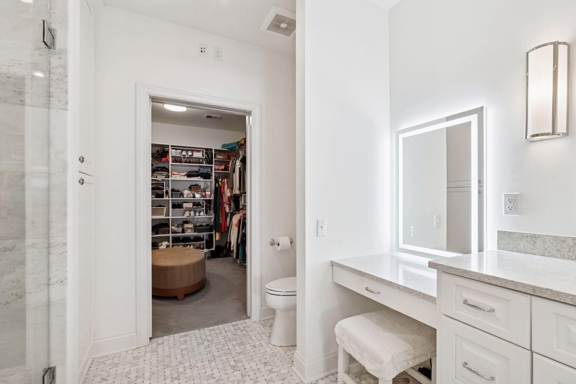 875 Lake Street N Unit: 201